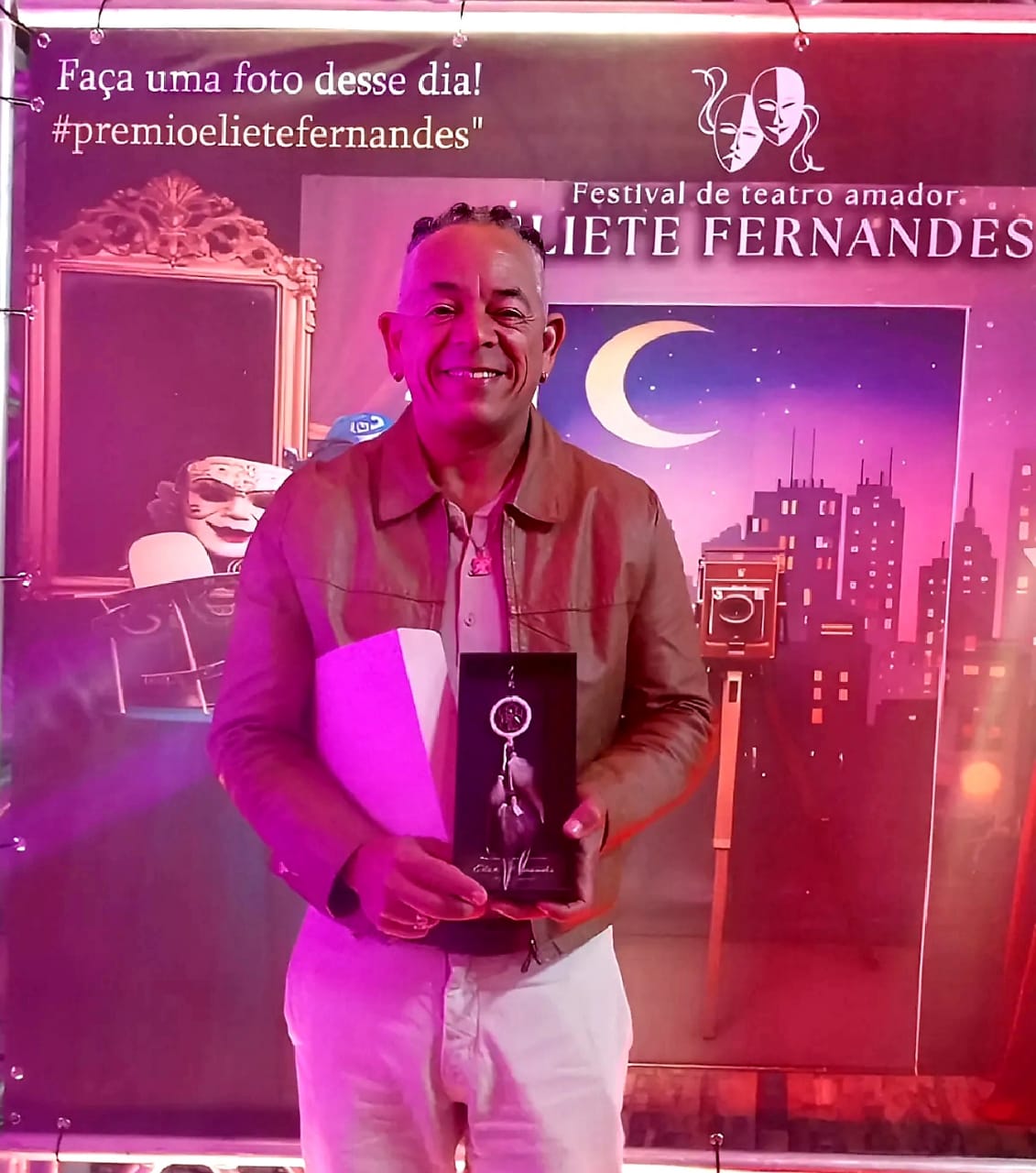 DOIS REIS PREMIO
